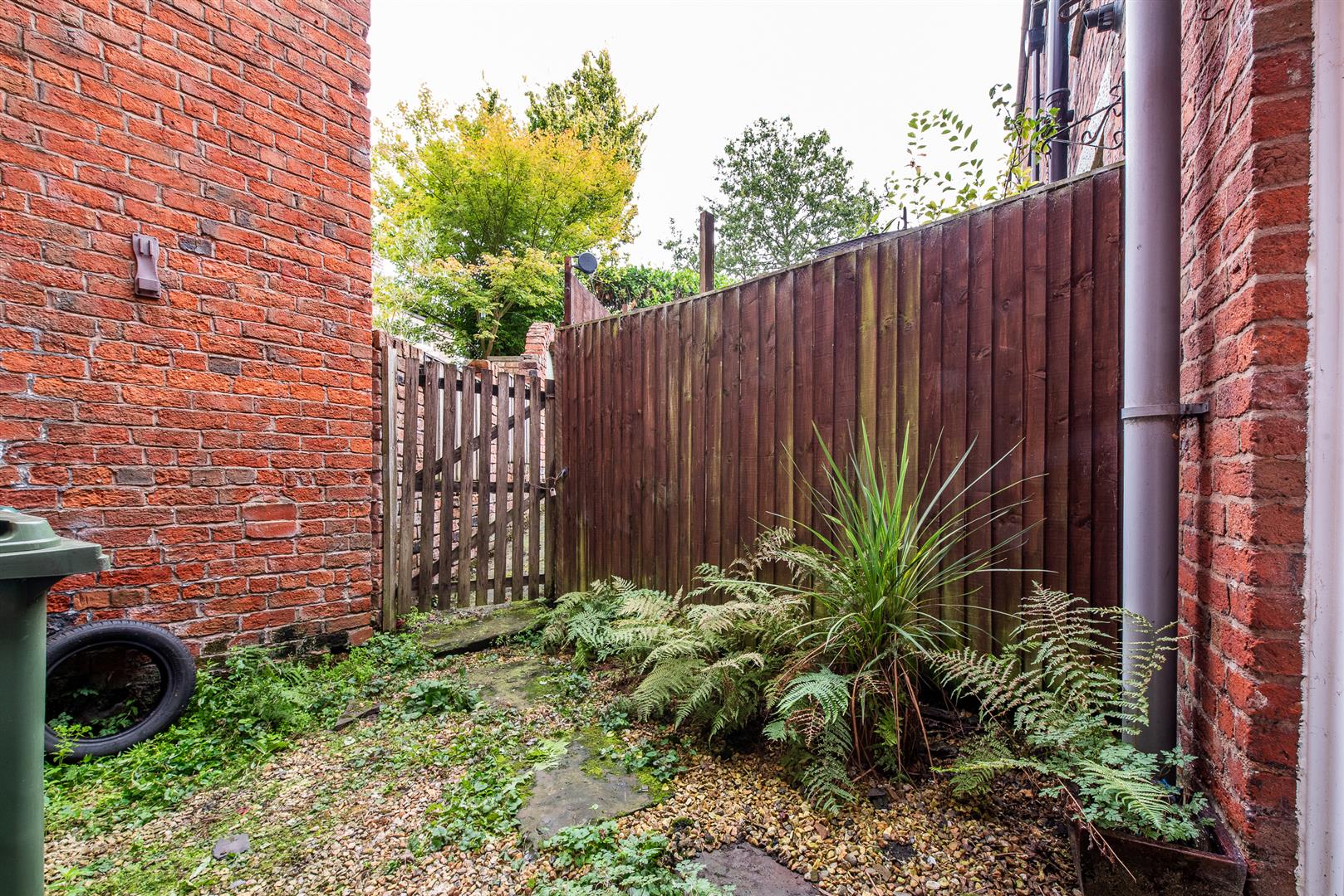 2 bed property in Meadow Street, Chorley